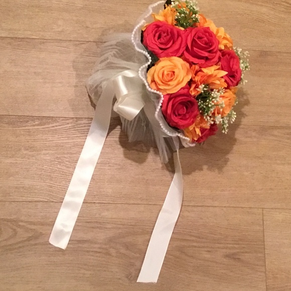 NWT Artificial Rose Wedding Bouquet - Picture 6 of 7